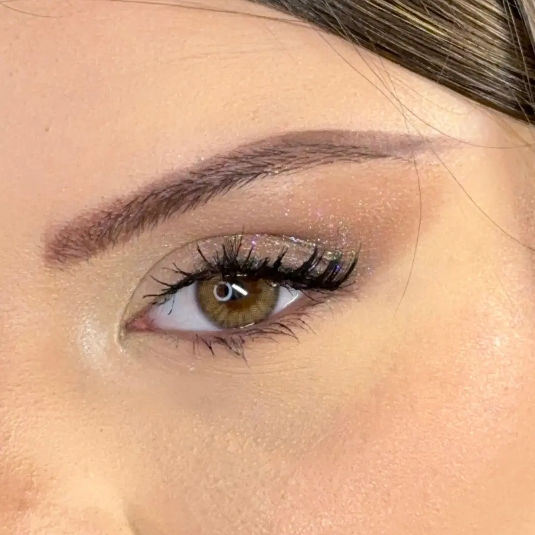 עדשות צבע Iris Brown